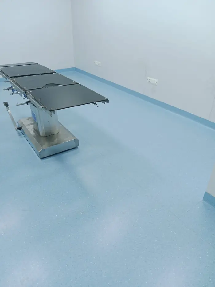 Corridor with vinyl flooring and pass box